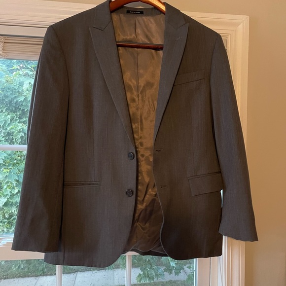Egara Gray Men’s Suit Jacket & Pants - Picture 4 of 6